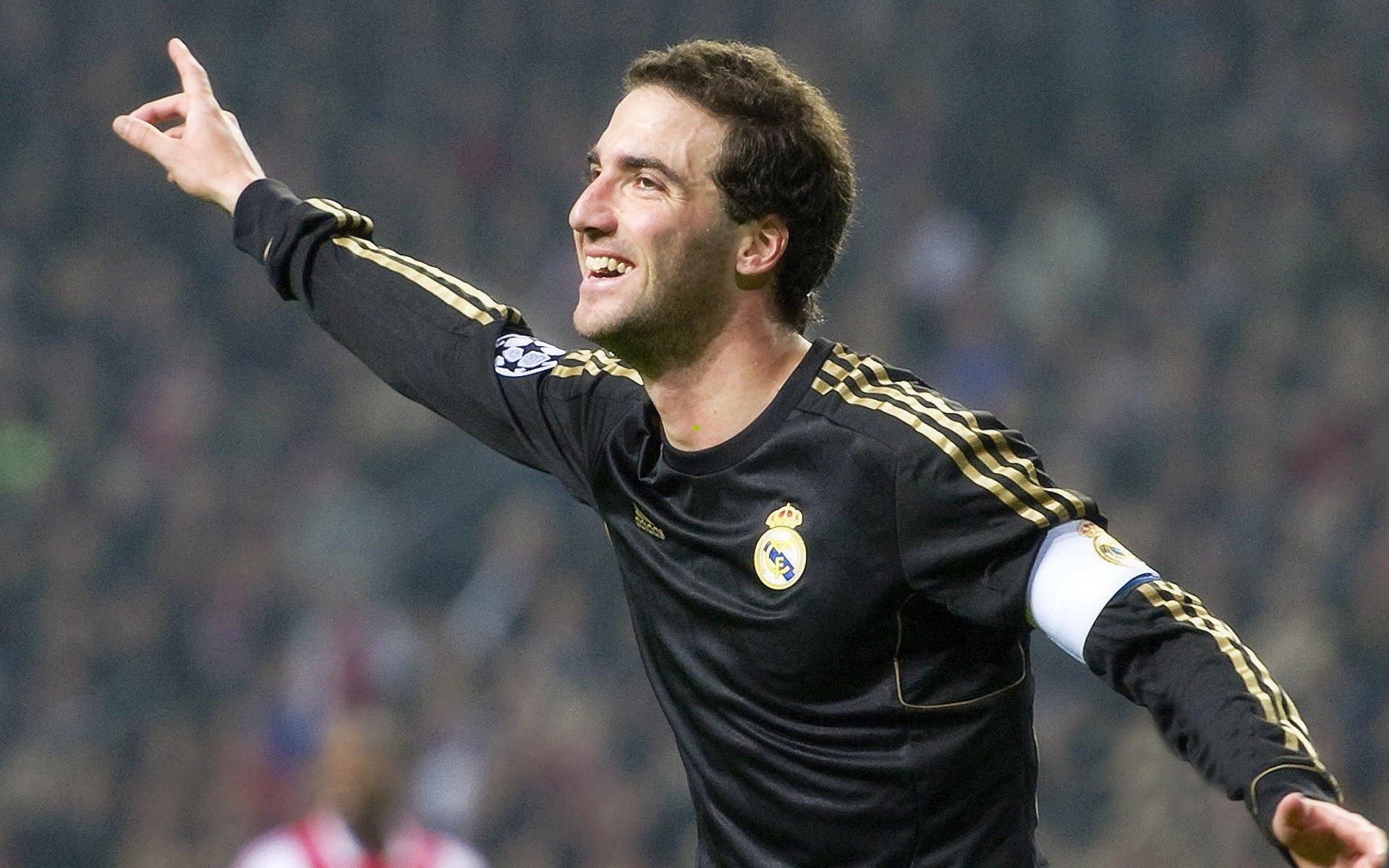 突发，萨拉赫欧冠梦碎？利物浦与斯洛特共同决议，安菲尔德告别战或已上演