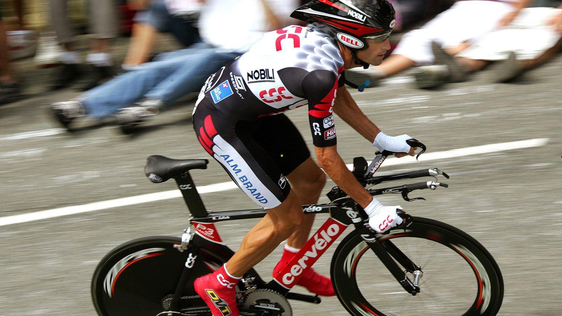 利物浦冷静布局,萨拉赫告别仪式空缺背后的转会心理战